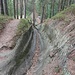 Tesaná cesta