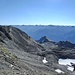 Der Blick zurück zur Niederelbehütte – und in ein Meer aus Berggipfeln :)