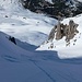 Es folgt die Abfahrt im steilen Couloir