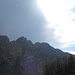 Qui si vede bene il cielo sereno che sta ritornando padrone della situazione, mentre le nuvole grigie da cui scende ancora acqua mista ad un po’ di grandine, si spostano a sinistra.