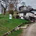 Visita al borgo vecchio con il tempo in via di peggioramento (cielo grigio e tuoni sul Resegone).