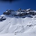 Ich meine es hatte hier einen Bericht, wo jemand die Nordseite des  	Schächental Windgällen abgefahren ist. War die Abfahrt rechts das versteckte Couloir oder links am Einschnitt welcher direkt unterhalb mit einer ca. 50hm hohen Felsstufe aufwartet?