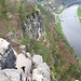 Claudia am letzten Stück, im Hintergrund die Elbe.