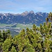 Blick hinüber zu den Tannheimer Bergen und hinab auf Reutte 