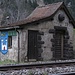 Streckenwärterhäuschen mit Wappen