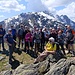 Foto di gruppo col Limidario sullo sfondo