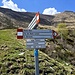 Alpe Sumero, indicazioni. Seguiamo per Monte Naro e Via dei Monti Lariani