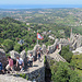 Unterwegs auf der Mauer vom "Castelo dos Mouros" mit Blick zum Atlantik.