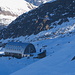 Arriva la spesa al Rifugio Vittorio Emanuele II.