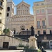 Die Kathedrale von Cagliari mit einem Franziskus-Denkmal im Vordergrund