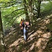 Dopo un breve errore, abbandoniamo il sentiero che scende per prendere quello che sale alla Bocchetta di Calivazzo