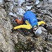 ...und stiegen die im zuvor gezeigten Bild erkraxelten Stellen wieder ab. Hier stehe ich oben bei den Platten und mache ein Bild von Phil, der gerade wieder abklettert. 