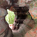 Blick in eines der Felsenfenster am Altschlossfelsen.