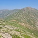 Blick auf den Pass Arcu Gennargentu, den Anstieg zur Punta Paulinu und zum Kamm zum Bruncu Spina.