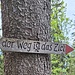 textliche Rarität auf diesem Wegweiser