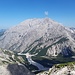 Gegenüber zeigt sich der Watzmann über dem Wimbachgries. 