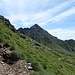 ...und den steilen Gipfelhang mit Blick zur Wölzer Schoberspitze...