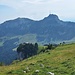 Die Bergstation in Sicht. Die Bahn kann auch im SB-Betrieb genutzt werden. Hier irgendwo muss auch der Aufstieg über die Wilde Gocht hochkommen, der von 2 Hikr-Kollegen beschrieben worden ist. <br />Eine Feuerstelle hatten wir an dieser Stelle schon passiert.