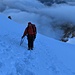 Am Horizont schaut zwischen den Wolken der Monviso hervor