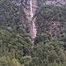 Blick aus der Gondel auf den Wasserfall.