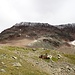 Am nächsten Tag wird's für uns dann im Dunkeln diese Flanke zum Bietschjoch hochgehen. Vom Neuschnee wird bis dahin bereits wieder einiges weggeschmolzen sein.