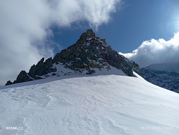 Steiler Felsgrat am Westgipfel 