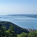 Aussicht ohne Bergsicht. Am Vorabend war dieser Aussichtspunkt aber sicher wegen des Blicks auf das große Feuerwerk vom Seenachtsfest in Konstanz gefragt.