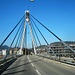 Storchenbrücke (448m) in Winterthur, gebaut wurde sie 1996. Sie hat Spannweiten von 61,2m und 63,2m. Die Höhe des Mittelpylons beträgt 38 Meter. Als Weltneuheit wurden bei neben den 22 konventionellen Paralleldrahtkabeln auch zwei Schrägseilkabel aus Kohlenstoff-Faserverstärktem Kunststoff eingebaut. 