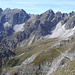 Schlicker Seespitze - Riepenwand - die breite Felsmauer der Großen Ochsenwand - die kleine Spitze der Kleinen Ochsenwand - Steingrubenkogel und die Steingrubenwand