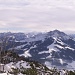 Kitzbüheler Horn und links davon der etwas flachere Gipfel der Karstein (beliebtes Tourenskiziel)
