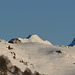 Capanna Alpe Mognone aus interessanter Perspektive gesehen
(Die Bergkette welche dahinter hervorlugt, von links: Corno di Gesero, Cima delle Cicogne, Marmontana und Cima di Cugn)
