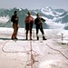 Karl, Rudi u. Karri auf der Weißseespitze, hinten Similaun<br />c Margarete
