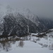 nuvole minacciose si addensano nella valle