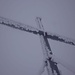 Das frisch verschneite Gipfelkreuz auf dem Biet (1965,5m).