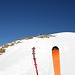 <b>Deposito gli sci su un piccolo terrazzo a 30 metri dalla vetta, che raggiungo dopo circa tre ore dalla partenza, pause comprese</b>.
