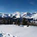 Aussicht vom Büelenberg: Nach Davos mit Skigebiet Parsenn (rechts) und der Tour von morgen ca. in Bildmitte...