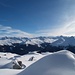 Kurz vor dem Strelasee, der Blick gegen Süden in die davoser Skigebiete Pischa (links) und Jakobshorn (rechts).