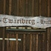 Das einzige Fotomotiv oberhalb der Druesberghütte war wegen dem dicken Nebel das Türschild der Twäriberghütte (1715m).