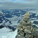Blick vom Gipfel nach Lenk, links unten das Oberlaubhorn