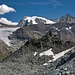 Der [peak1011 Mont Blanc de Cheilon] (3870m) und [peak4399 La Ruinette] (r.,3875m) vom Pass aus gesehen.