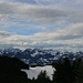 Blick vom Wandberg nach Westen zu den Bayerischen Alpen