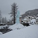La scultorea "cascata" di ghiaccio vivo all'Alpe Devero