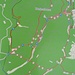 Mitten im Wald ein Übersichtsplan. Am rechten Kartenrand ist beinahe meine ganze bisherige Route durchs Wüstebachtal bis zum orangenen Punkt zu sehen.