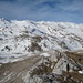 vom beinahe aperen Gipfelplateau Blick zur Schratteflue:
dort etwas mehr Schnee - doch nicht ausreichend für Skitouren ...