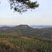 Katzstein-Signal, Ausblick auf den Pfaffenstein, dahinter die Festung Königstein und rechts der Lilienstein