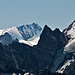 Das [peak4138 Rimpfischhorn 4199m] ,im Ansatz ist links noch das [peak5214 Strahlhorn 4190m] über dessen Grat zu erkennen.