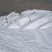Obskure Gletscherspalten während der Skiabfahrt 