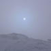 Im Aufstieg vom Sardonapass zum P.2998m am Nordwestgrat des Piz Dolf / Trinserhorn zeigte sich kurz die Sonne - doch schöner wurde das Wetter im Gipfelbereich während des ganzen Tages nicht mehr!