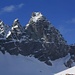 Das Grosse Tschingelhorn (2849m) über dem Martinsloch. Der Gipfel ist einer der am schwierigsten besteigbaren Gipfel im Kanton Glarus. 