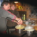 Davide si sta impegnando a preparare la polenta taragna,sotto il vigile controllo di Donatella e a destra il riso agli asparagi
